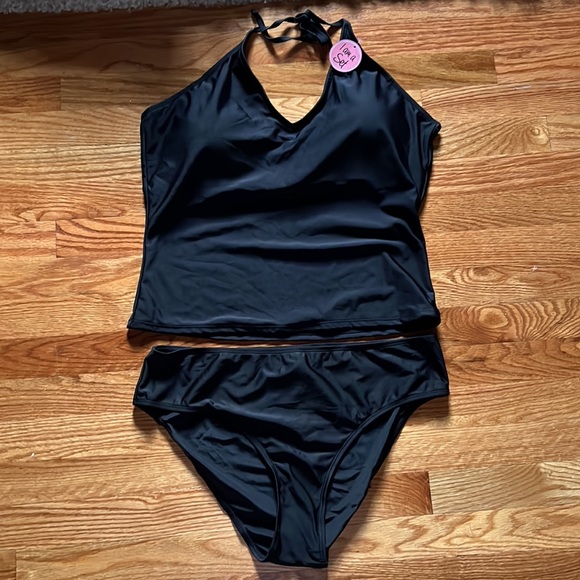 Bobbie Brooks Other - NWT 👙 BOBBIE BROOKS 🏖 BLACK HALTER STYLE TANKINI BIKINI SWIM SET Women Plus 2X